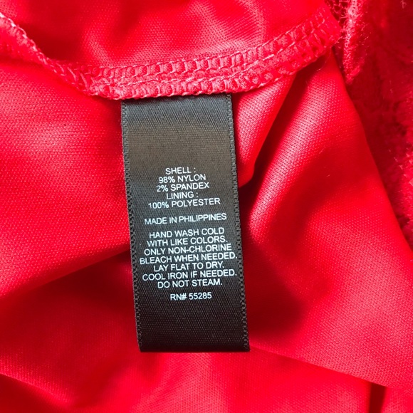 🌹 Red Lace Express Dress 🌹 - Picture 3 of 9